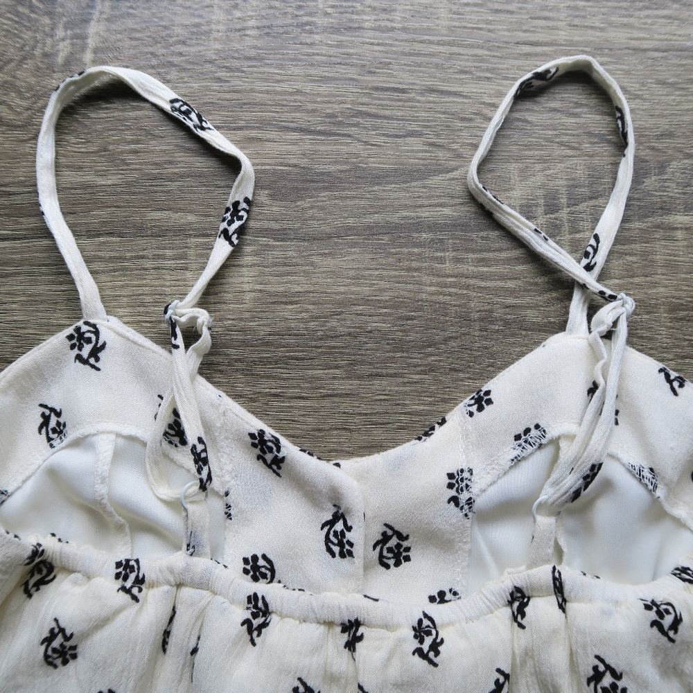 Spring/Summer Romper (S) - Picture 3 of 5